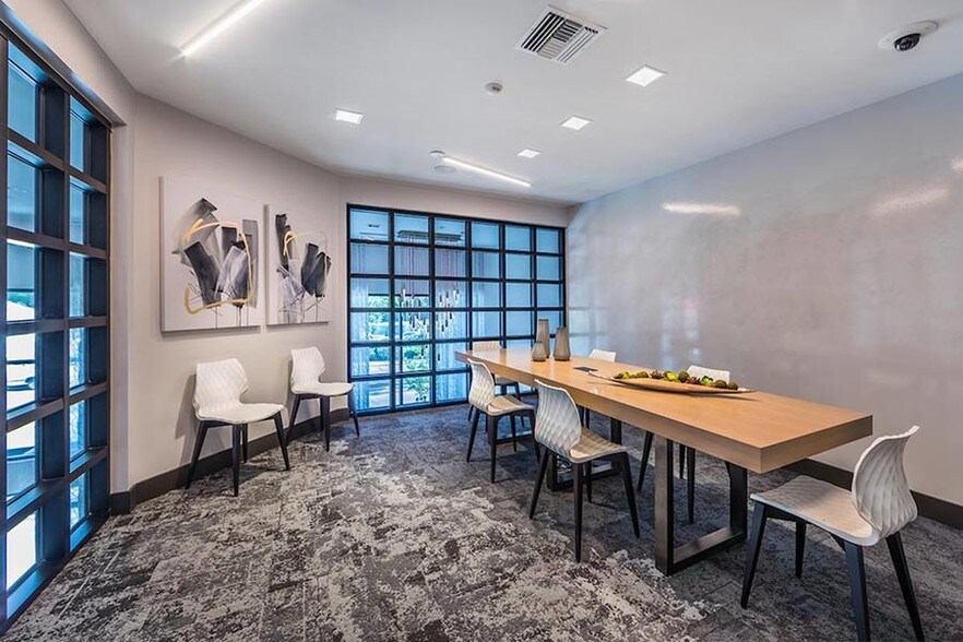 808 W San Carlos St, San Jose, CA à louer - Hall d’entrée - Image 3 de 41