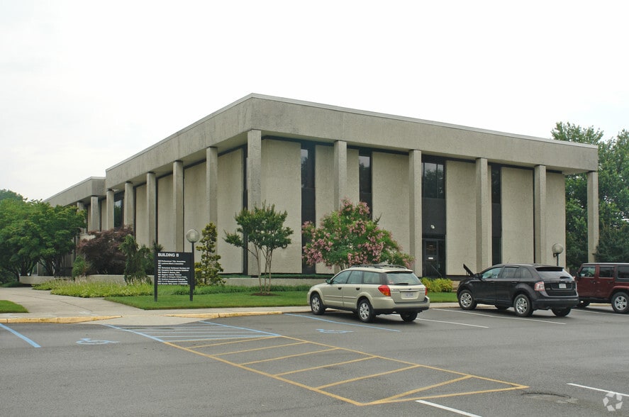 3130 Chaparral Dr, Roanoke, VA à louer - Photo du bâtiment - Image 2 de 6