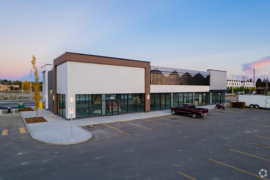 3428 69 St NW, Calgary, AB à vendre - Photo principale - Image 1 de 1