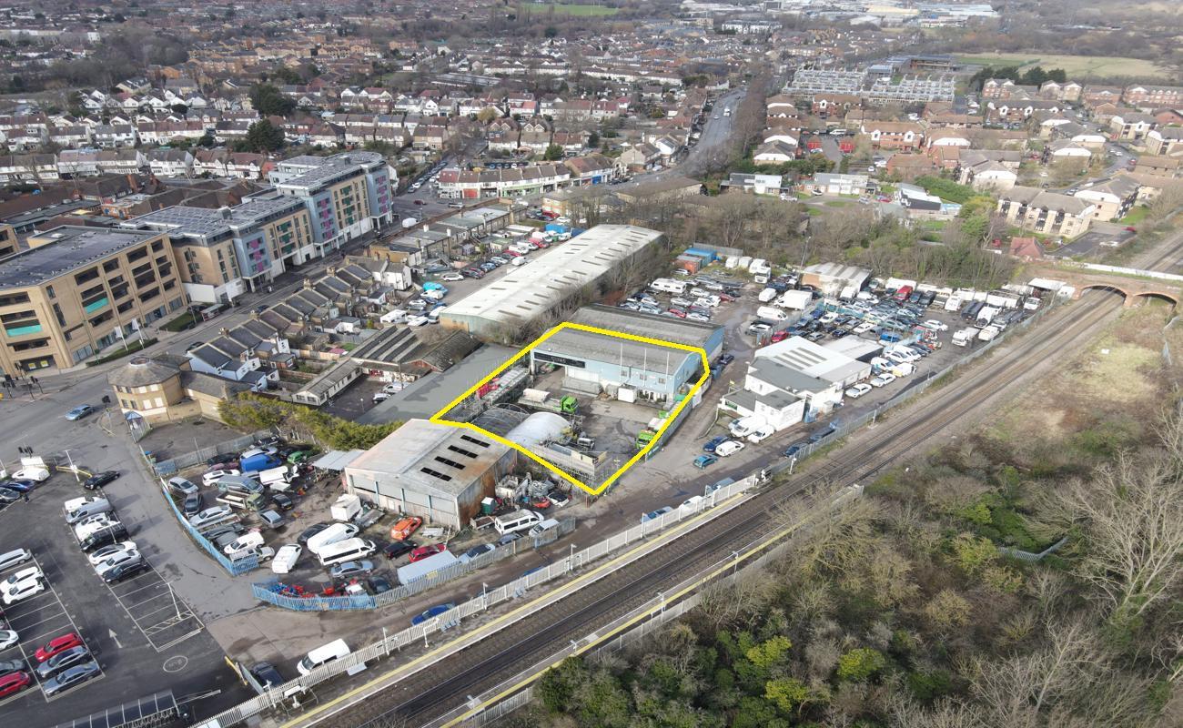 London Rd, Wallington for lease Primary Photo- Image 1 of 2