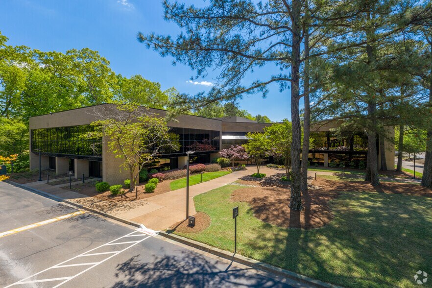 6800 Poplar Ave, Memphis, TN à louer - Photo du bâtiment - Image 1 de 13
