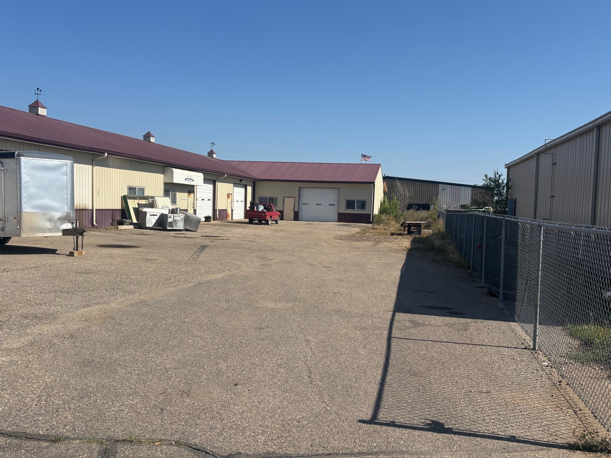 717 27th St SE, Minot, ND for lease Interior Photo- Image 1 of 5