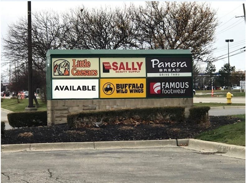 51328-51550 Gratiot Ave, Chesterfield, MI for lease - Building Photo - Image 2 of 5