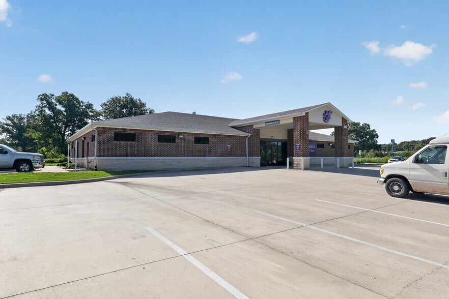 805 Trinity Dr, Hope, AR à vendre - Photo du bâtiment - Image 3 de 5