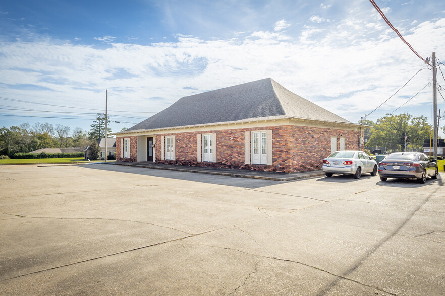 618 S Washington St, Bastrop, LA à vendre - Photo du bâtiment - Image 3 de 33