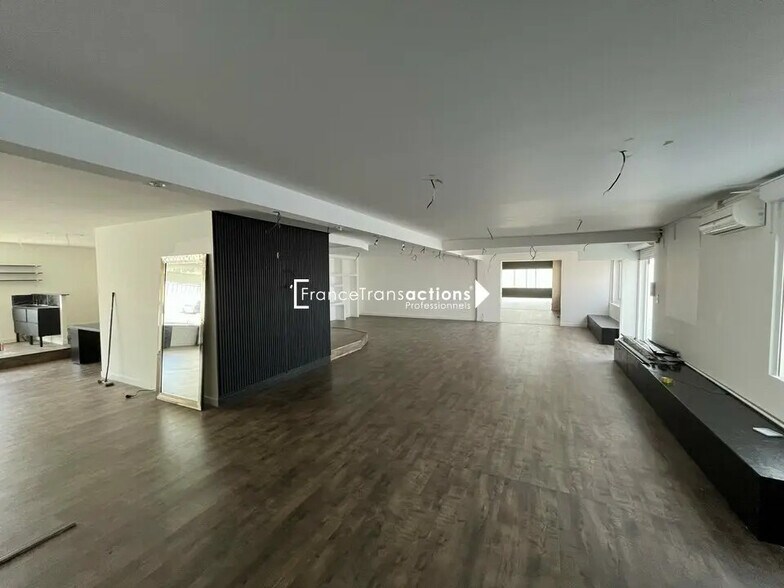 Retail in Portet-sur-Garonne for lease - Interior Photo - Image 2 of 4