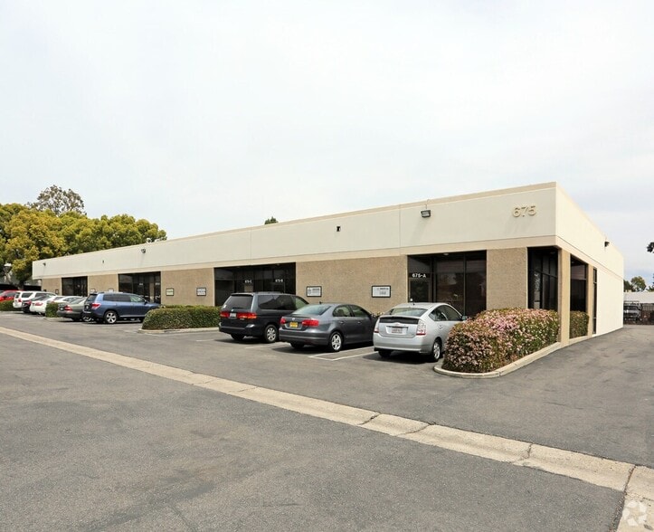 634 N Poplar St, Orange, CA à louer - Photo du bâtiment - Image 2 de 27