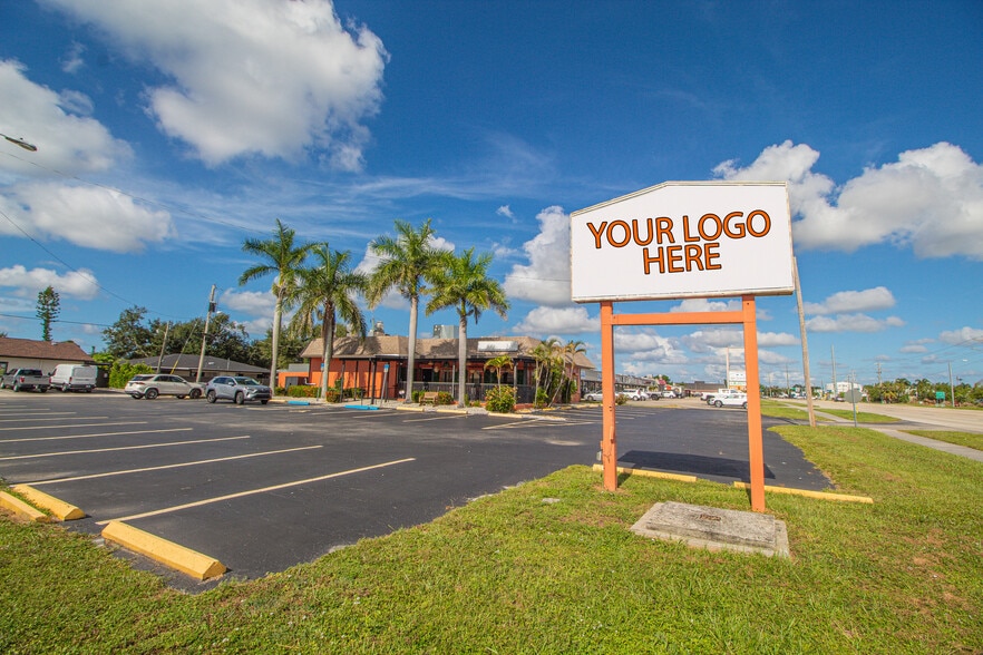 4400 Hancock Bridge Pky, North Fort Myers, FL for sale - Building Photo - Image 1 of 27