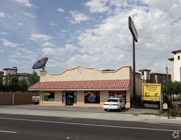 108 River Rd, Corona, CA à vendre - Photo du bâtiment - Image 2 de 2