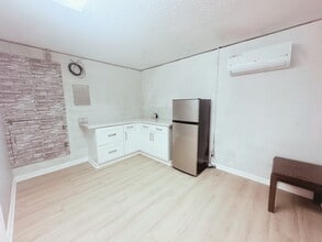 715 Hobson Ave, Hot Springs National Park, AR for lease Interior Photo- Image 2 of 3