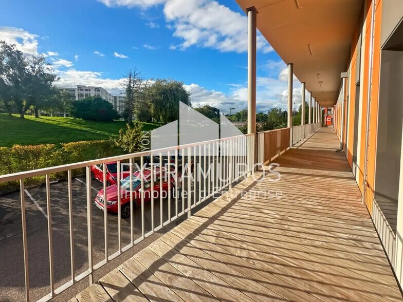 Office in Francheville for sale - Building Photo - Image 1 of 10