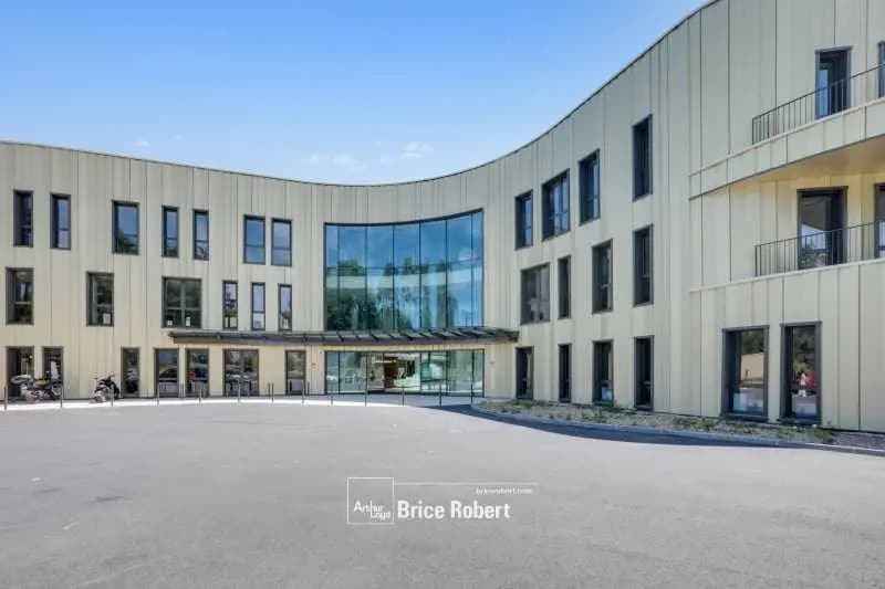 Office in Limonest for lease - Building Photo - Image 2 of 14