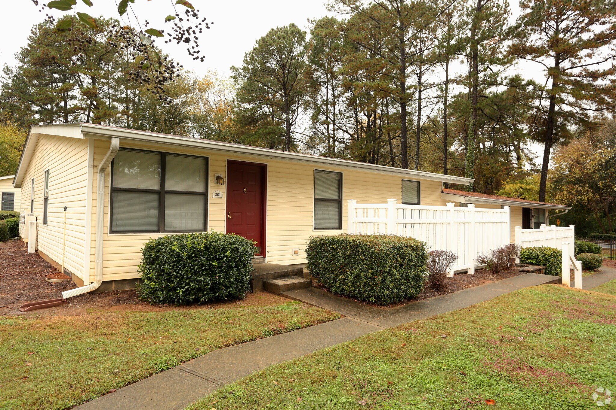 4521 Snapfinger Woods Dr, Decatur, GA for sale Primary Photo- Image 1 of 1