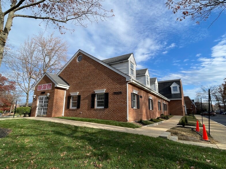 11325 Pembrooke Sq, Waldorf, MD for sale - Building Photo - Image 3 of 7