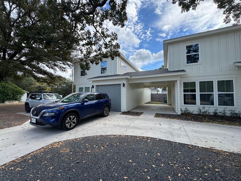 309 E Pecan St, Burnet, TX à vendre - Photo du bâtiment - Image 3 de 4