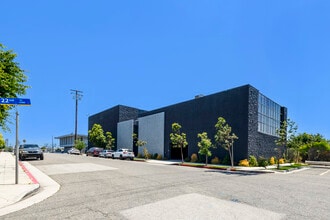 2200 Michigan Ave, Santa Monica, CA for lease Interior Photo- Image 1 of 19