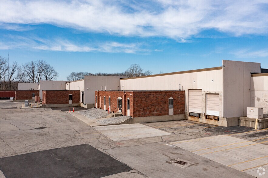 2447 E River Rd, Moraine, OH à louer - Photo du bâtiment - Image 2 de 4