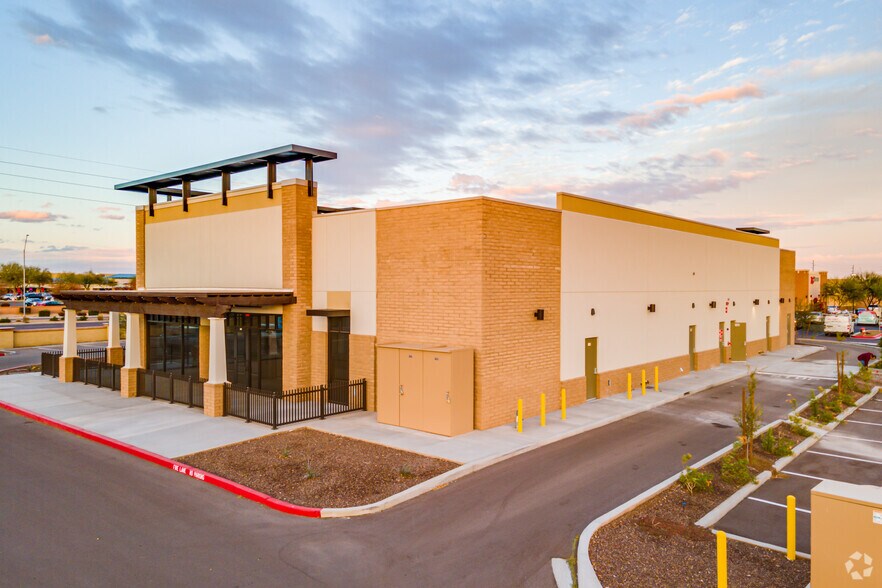 13983 W Waddell Rd, Surprise, AZ à vendre - Photo du bâtiment - Image 3 de 11