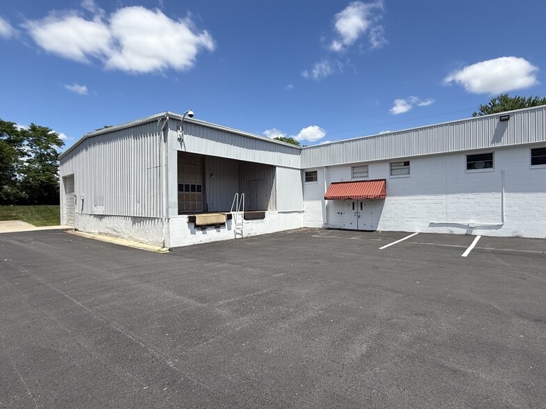 21 Bellecor Dr, New Castle, DE for lease - Building Photo - Image 2 of 4