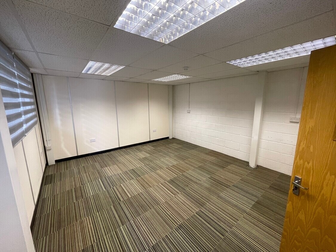 Stonestile Rd, Headcorn for lease Interior Photo- Image 1 of 7