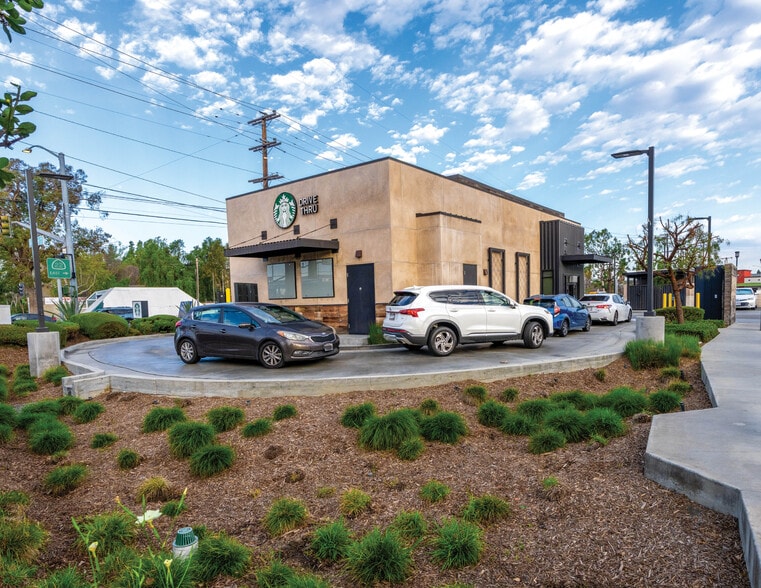 2701 N Grand Ave, Santa Ana, CA for sale - Building Photo - Image 2 of 12