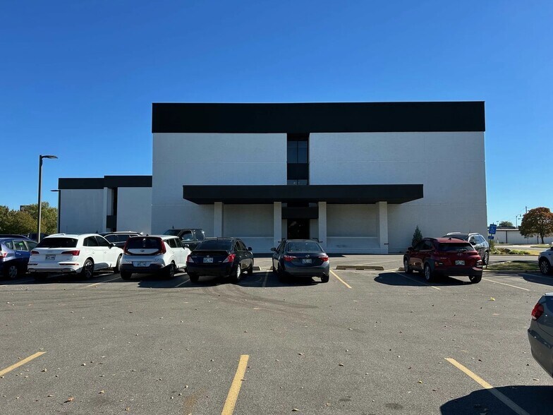 900-950 N Porter Ave, Norman, OK à louer - Photo du bâtiment - Image 2 de 24