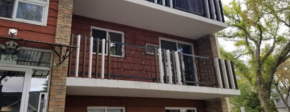 2010 Ottawa St, Regina, SK à vendre - Photo du bâtiment - Image 2 de 3