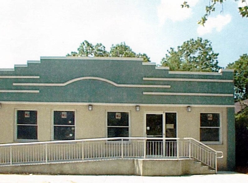 696 Palisade Ave, Teaneck, NJ à louer - Photo du bâtiment - Image 2 de 3