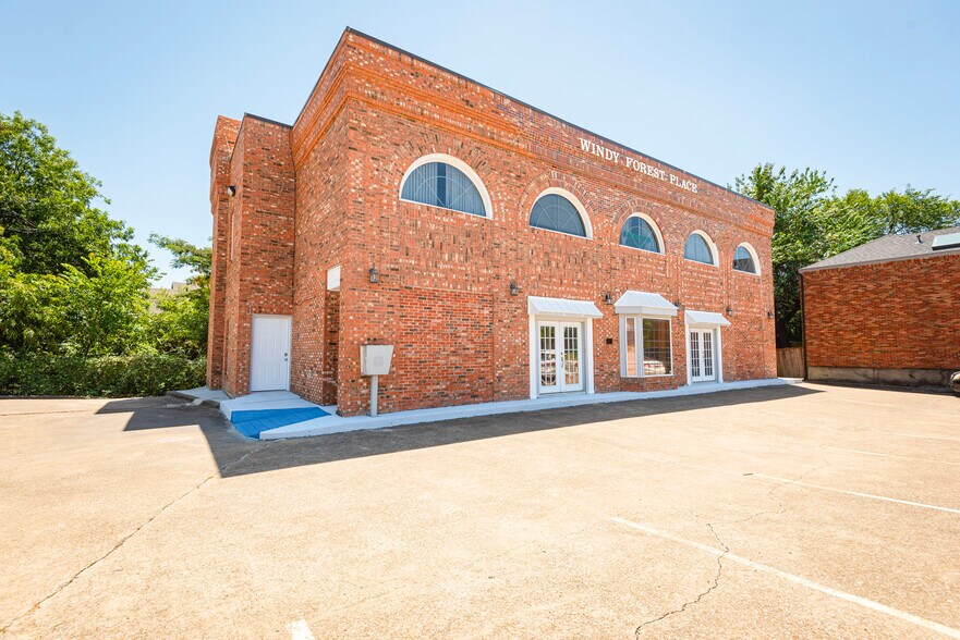 9638 Greenville Ave, Dallas, TX à louer - Photo du bâtiment - Image 3 de 23