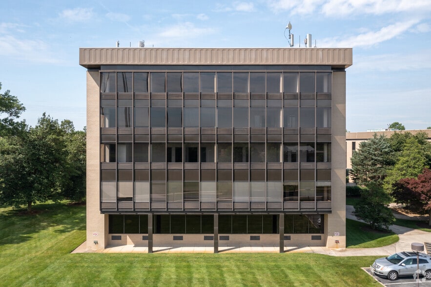 20010 Century Blvd, Germantown, MD à louer - Photo du bâtiment - Image 2 de 5