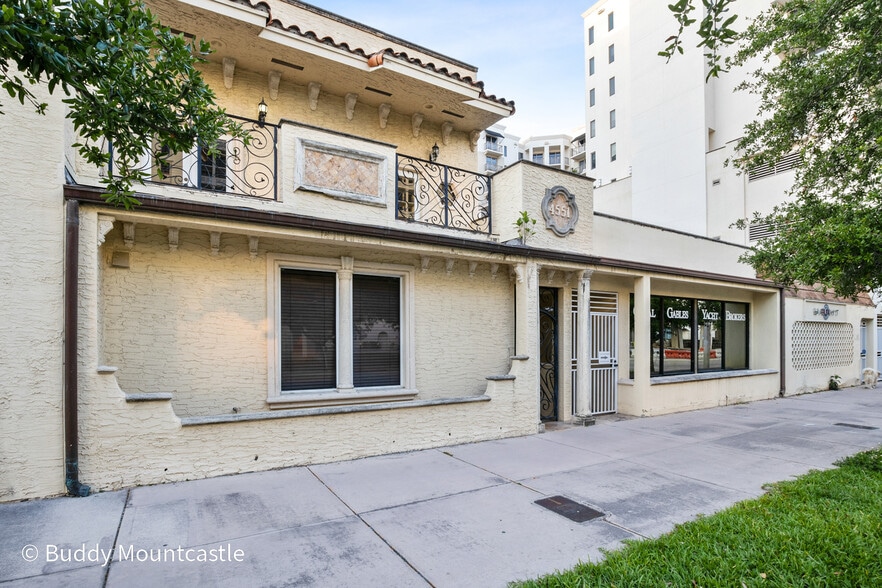 4551 Ponce De Leon Blvd, Coral Gables, FL for lease - Primary Photo - Image 1 of 19