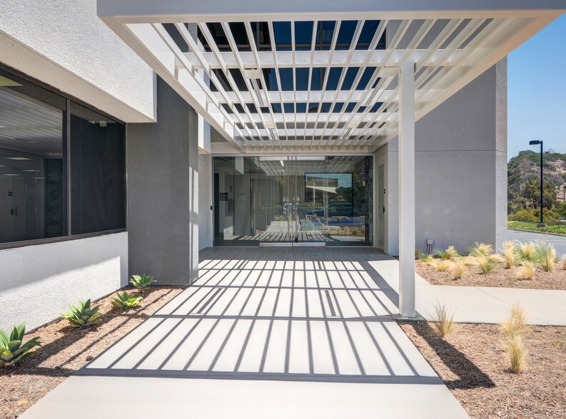 5280 Carroll Canyon Rd, San Diego, CA à louer - Photo du bâtiment - Image 2 de 10