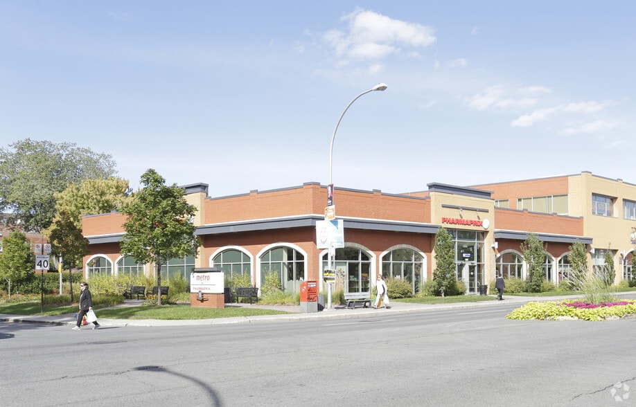 395-425 Rue Saint-Charles O, Longueuil, QC for lease - Building Photo - Image 2 of 10