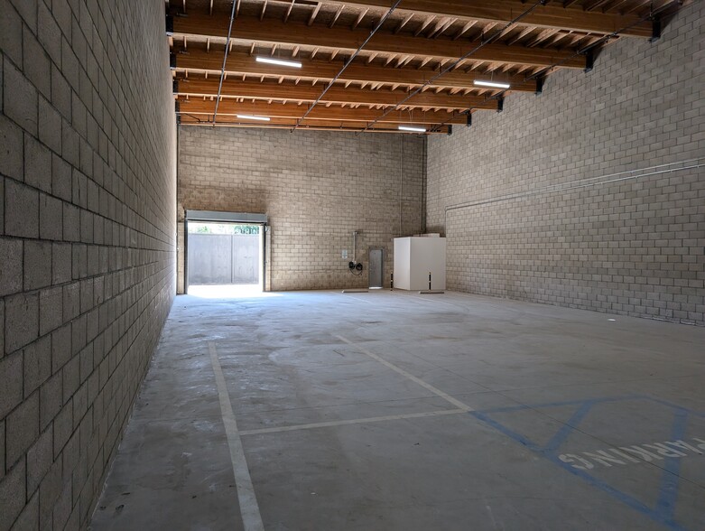 2614 S Central Ave, Los Angeles, CA for lease - Building Photo - Image 2 of 30