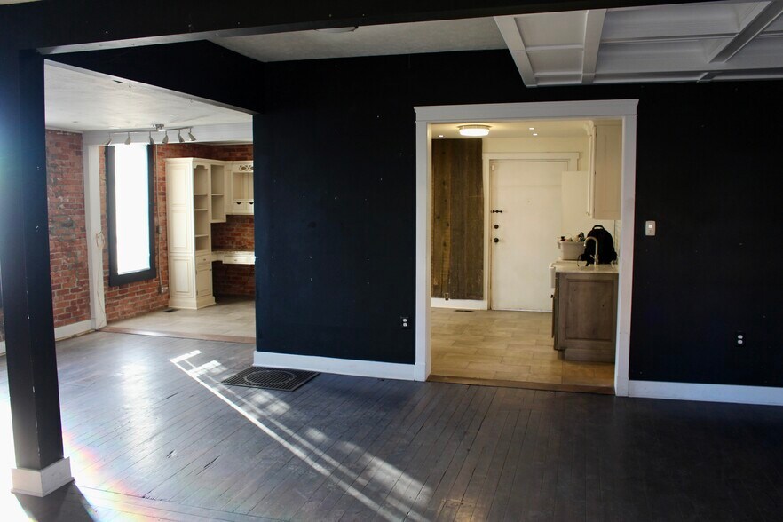 164 S Browne St, Spokane, WA for sale - Interior Photo - Image 2 of 7