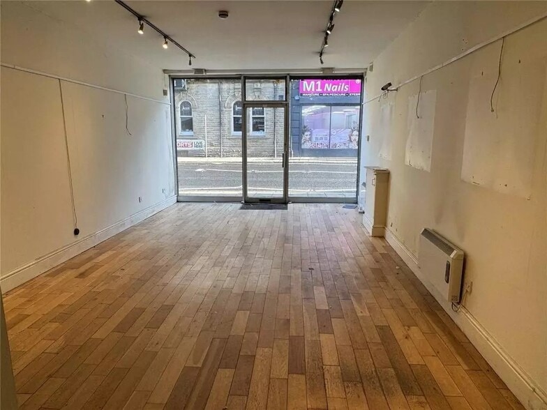 54 Lee Ln, Bolton for lease - Interior Photo - Image 2 of 4