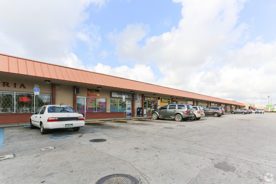 600-650 E 9th St, Hialeah, FL for lease - Building Photo - Image 2 of 6