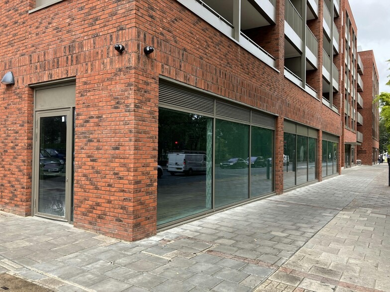 20 Brixton Hill, London for lease - Building Photo - Image 3 of 4