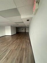 2419 S Campbell Ave, Springfield, MO à louer Photo intérieure- Image 1 de 11