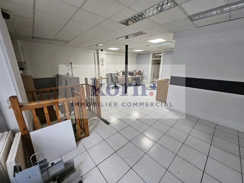 Immeuble residentiel dans Paris à vendre - Photo intérieure - Image 2 de 8