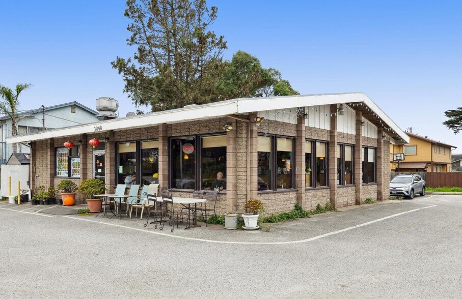 3048 N Cabrillo Hwy, Half Moon Bay, CA à vendre - Photo du bâtiment - Image 2 de 7