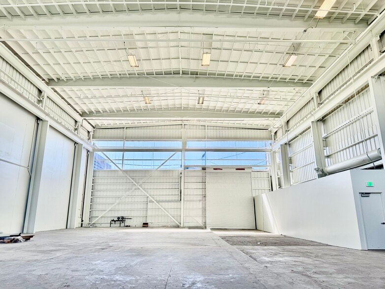 2421 Blanding Ave, Alameda, CA for lease - Interior Photo - Image 3 of 8