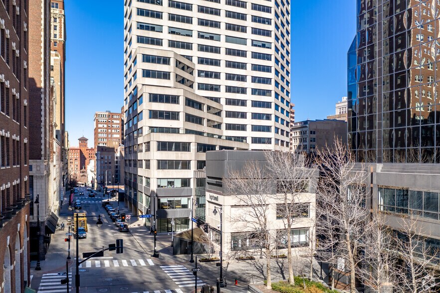 1100 Main St, Kansas City, MO à louer - Photo du bâtiment - Image 3 de 28