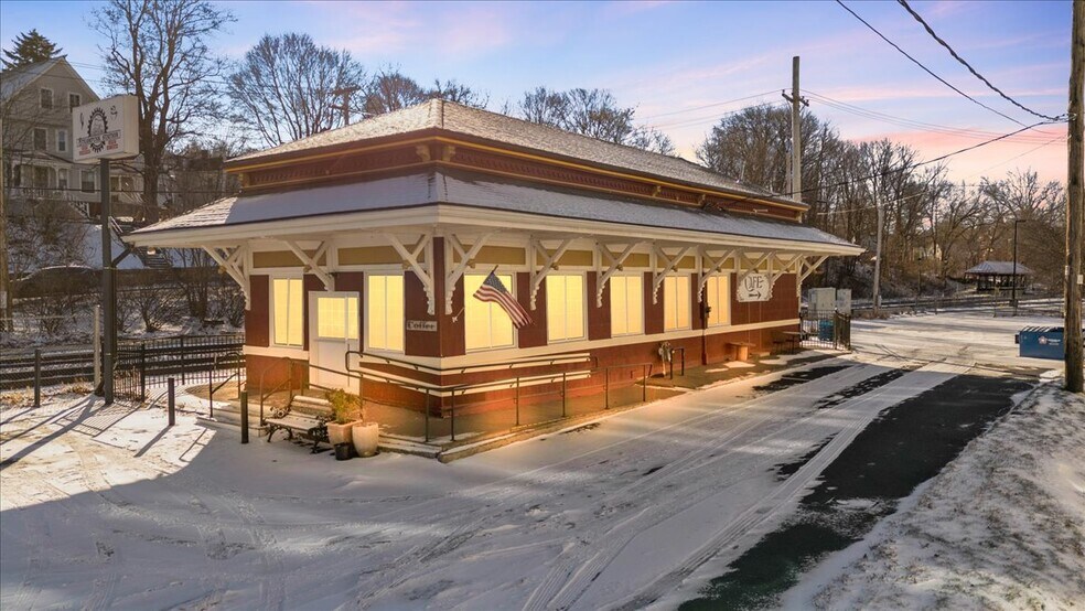 30 Railroad Ave, Haverhill, MA à vendre - Photo du bâtiment - Image 2 de 25