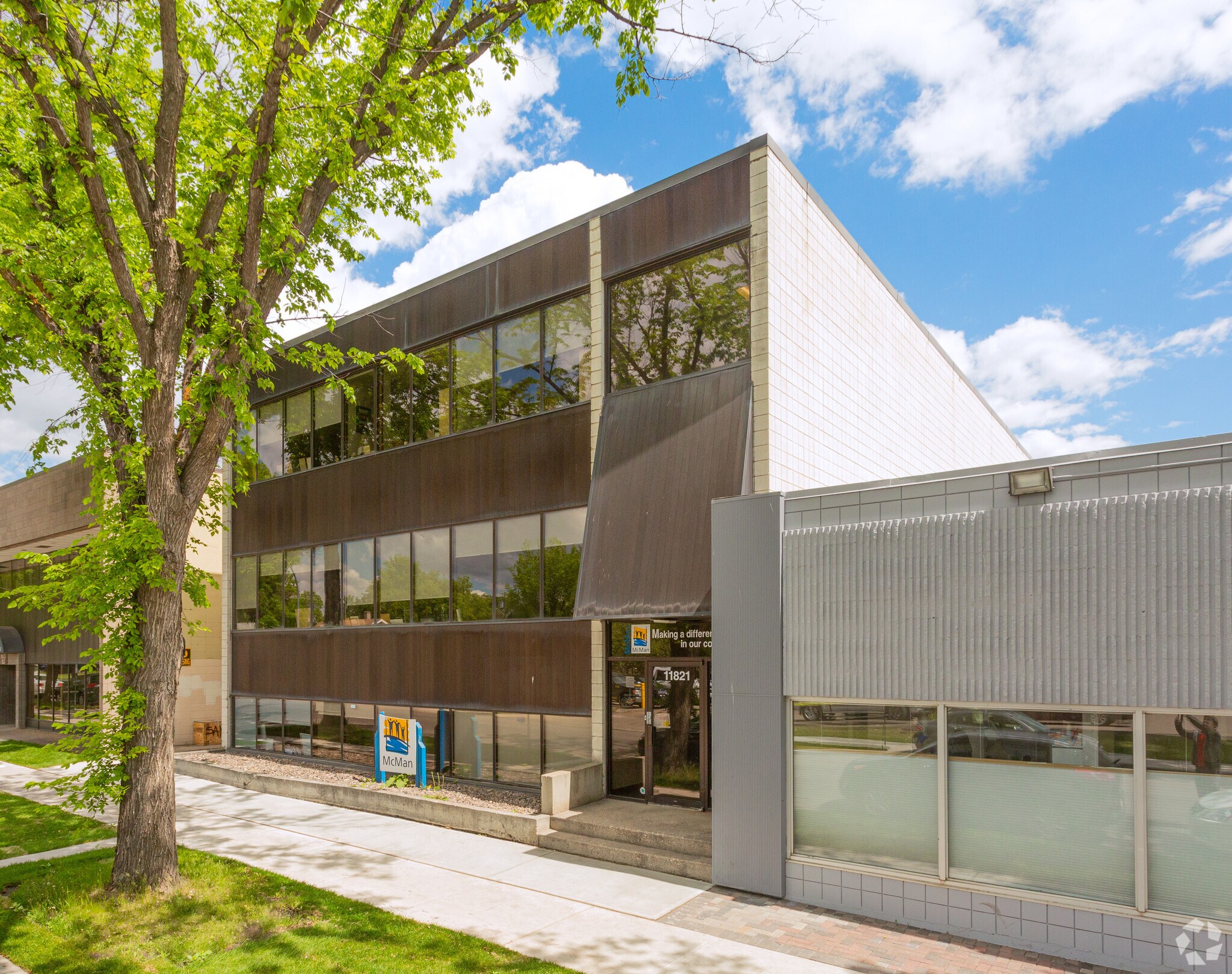 11821 123rd St NW, Edmonton, AB for sale Building Photo- Image 1 of 1