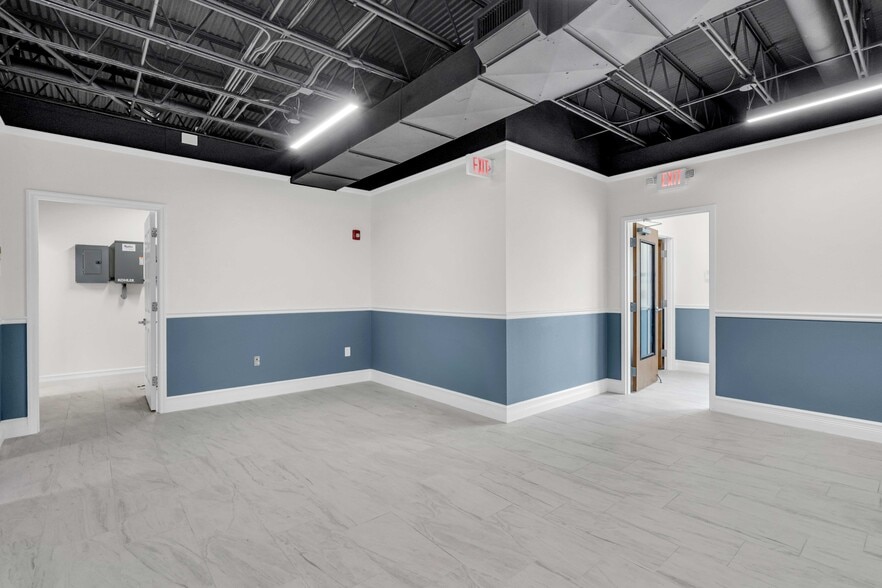 417 8th St W, Bradenton, FL à louer - Photo du bâtiment - Image 3 de 20