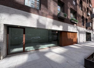 527 W 27th St, New York, NY for lease Building Photo- Image 2 of 4