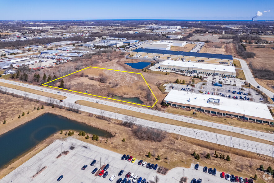 10000 S 27th St, Oak Creek, WI for sale - Aerial - Image 3 of 11