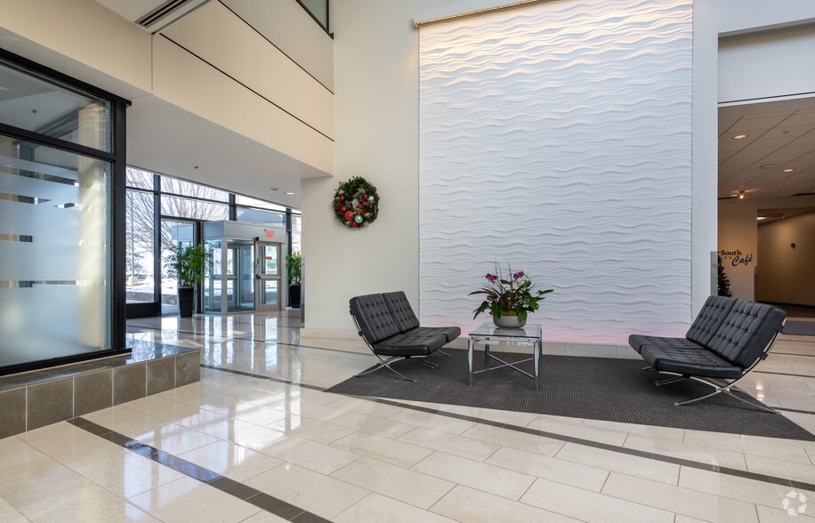 100 Hancock St, Quincy, MA for lease - Lobby - Image 2 of 6