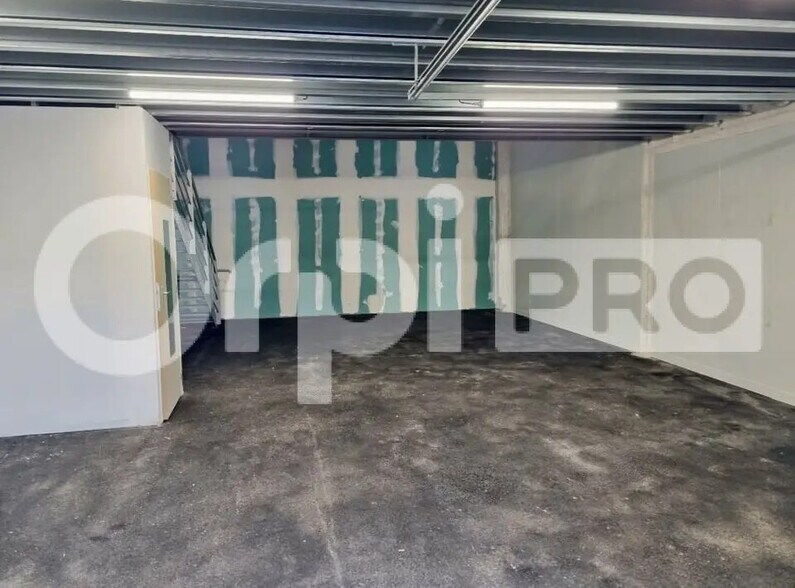 Flex in Bordeaux for lease - Interior Photo - Image 2 of 8